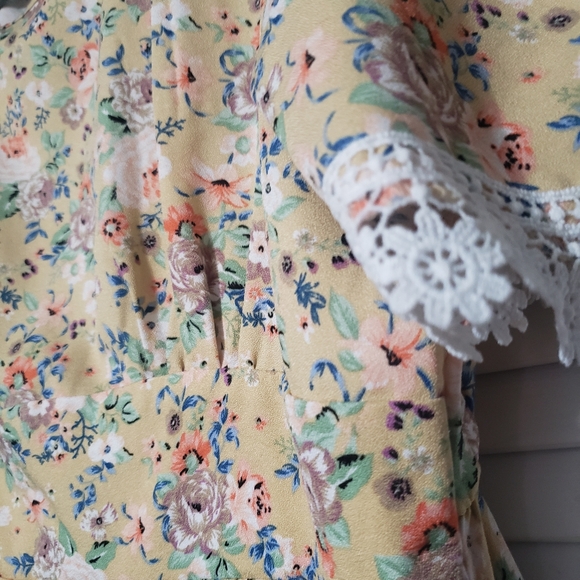 Ladies Shein Ditsy Floral Print Guipure Lace Trim Puff Sleeve Dress XL NWOT - Picture 4 of 8